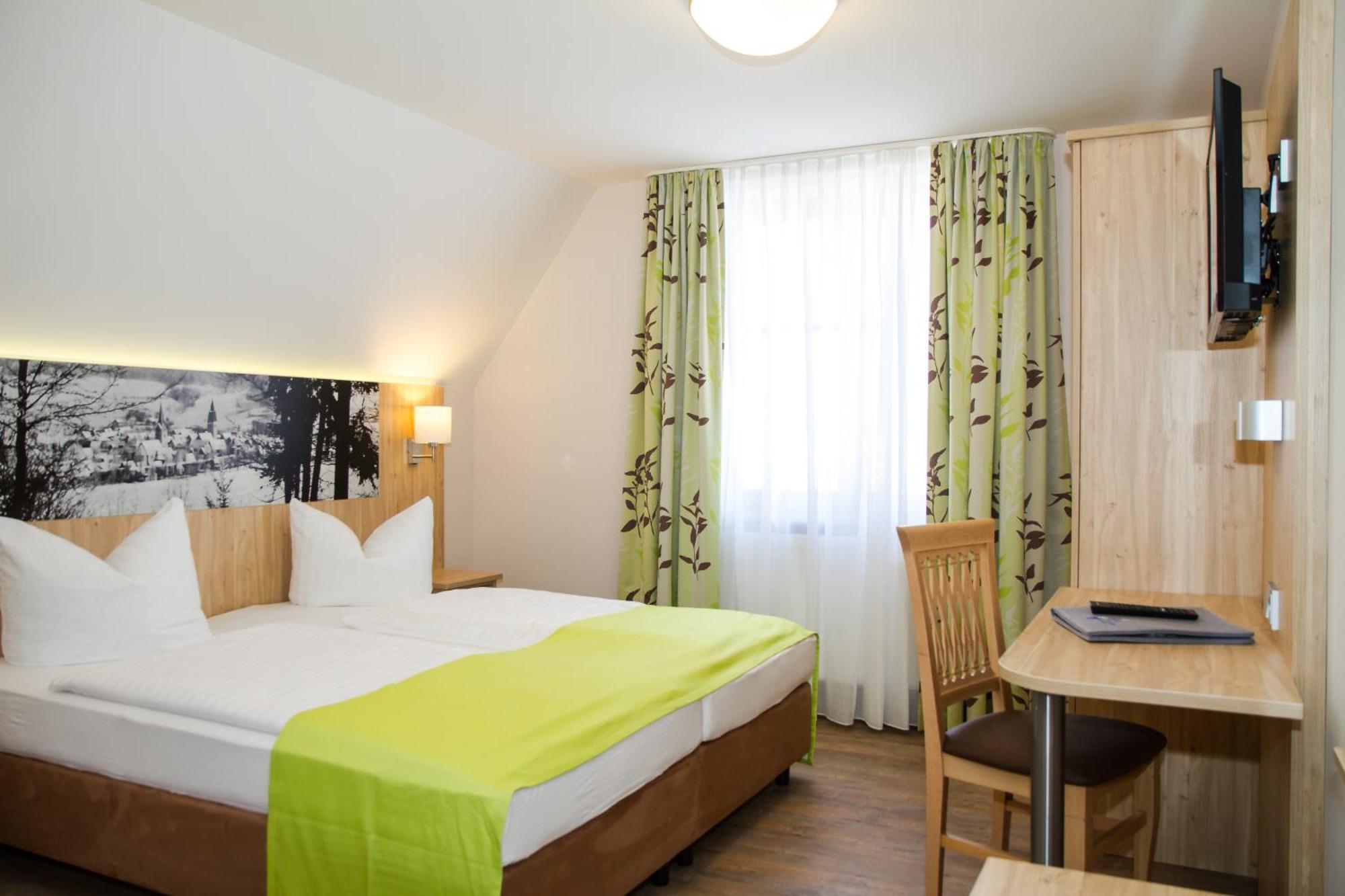 Hotel-Gasthof Blaue Traube E.K. Berching Δωμάτιο φωτογραφία